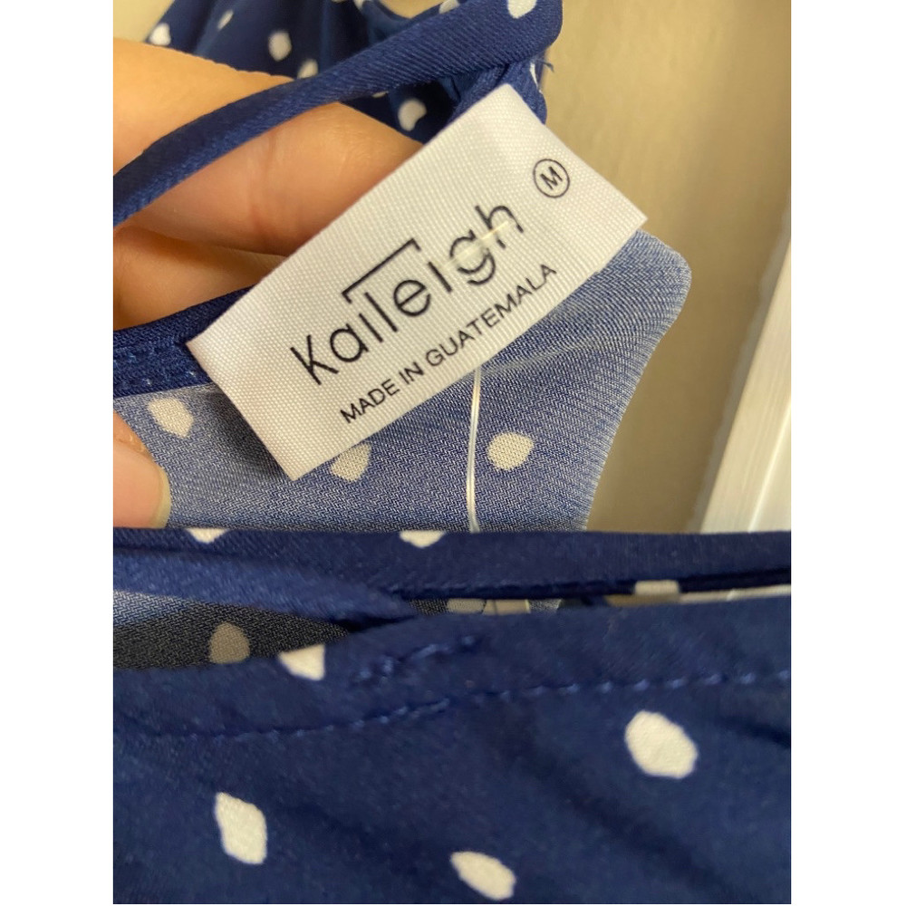 Kaileigh stitch fix  polka dotted women’s cold shoulder blouse, medium  NWT - Picture 3 of 4